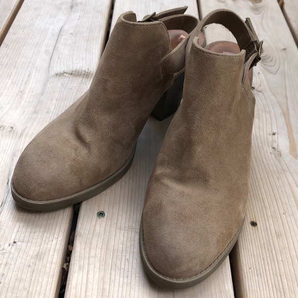 BC Footwear Shoes - BC Footwear slingback booties